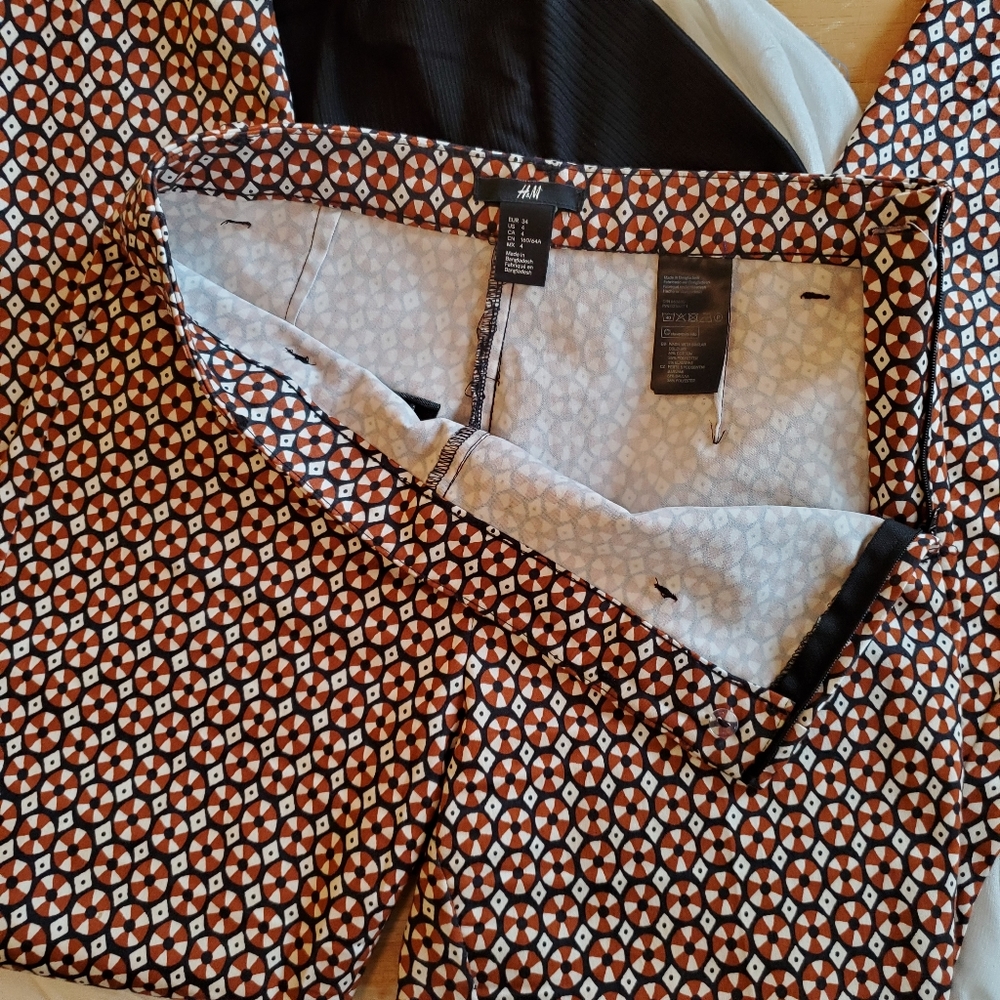 H&M Cropped Patterned Pants - Picture 3 of 12
